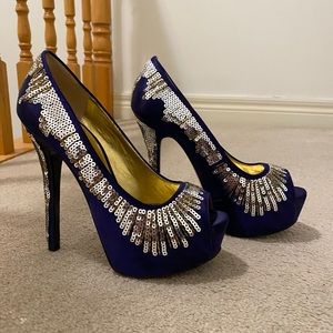 Navy blue pumps